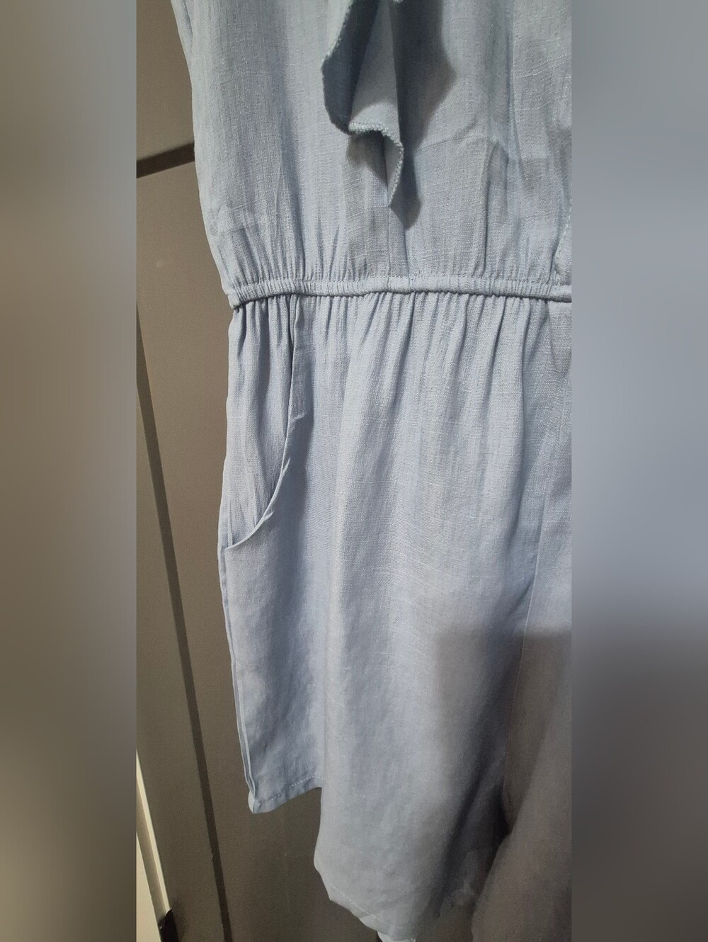 NWT Cupshe Light Blue Flutter Sleeve Button Front Romper w/ Pockets Size Medium - Picture 4 of 11